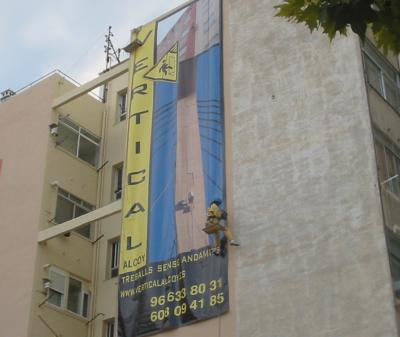 Cartel publicitario de Vertical 3